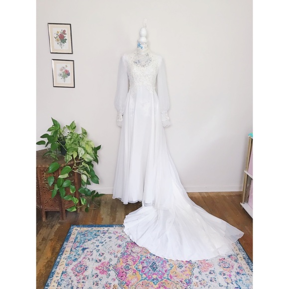 Vintage Dresses & Skirts - Vintage Wedding Gown